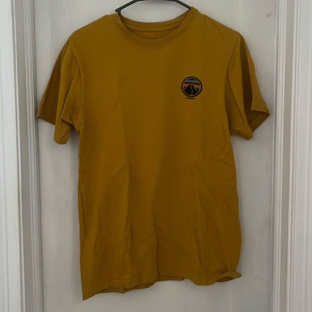 Small Patagonia tshirt